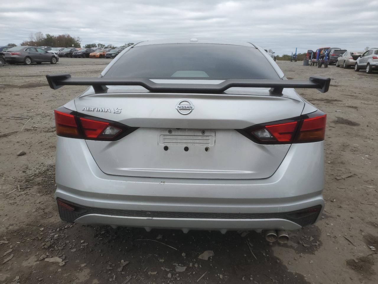 Nissan Altima S Image 12