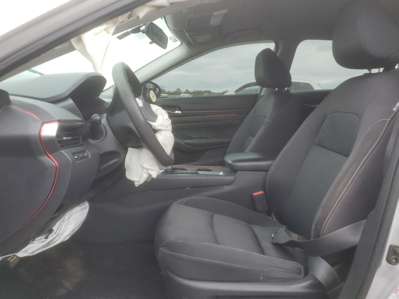 Nissan Altima S Image 5