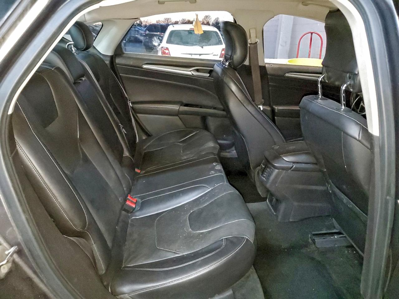 Ford Fusion Titanium Image 10