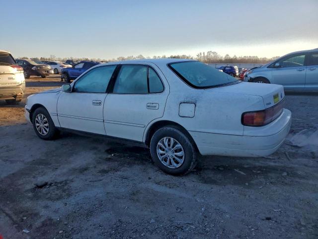 Toyota Camry Le Image 3