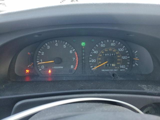 Toyota Camry Le Image 12