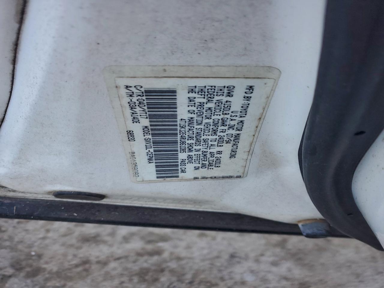 Toyota Camry Le Image 8