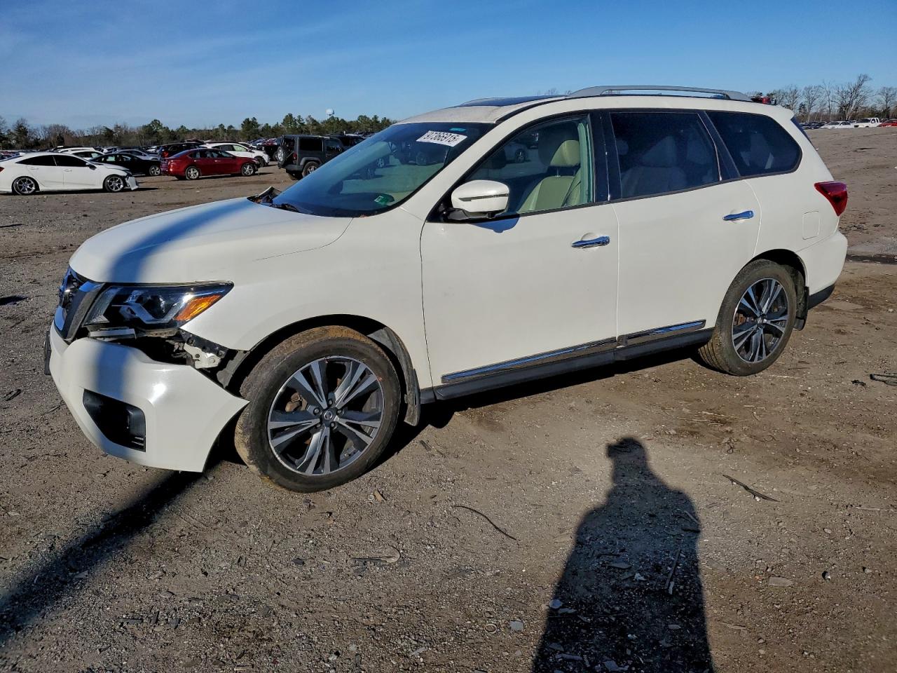 Nissan Pathfinder S Image 1