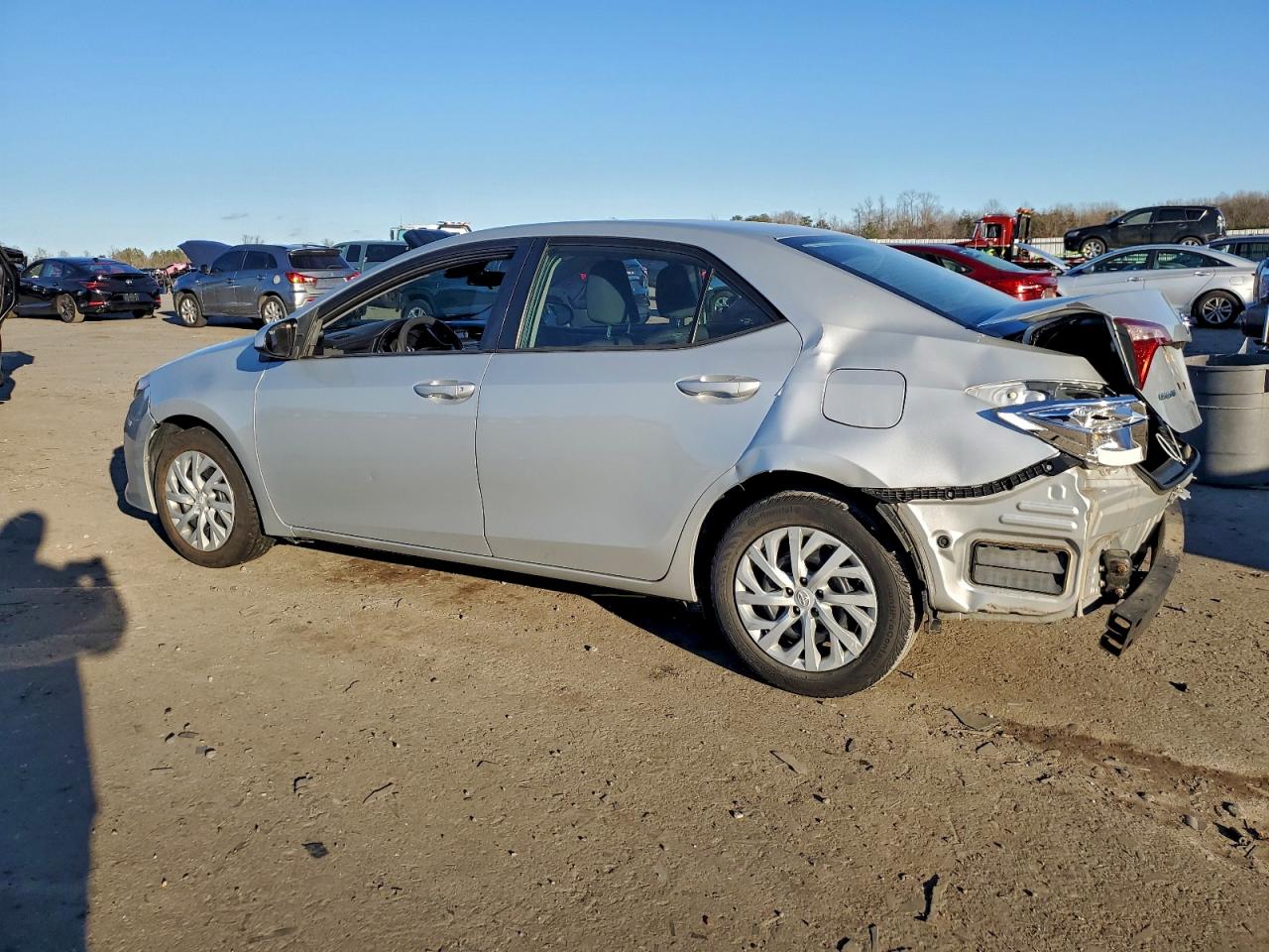 Toyota Corolla L Image 2