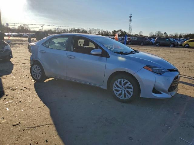 Toyota Corolla L Image 12