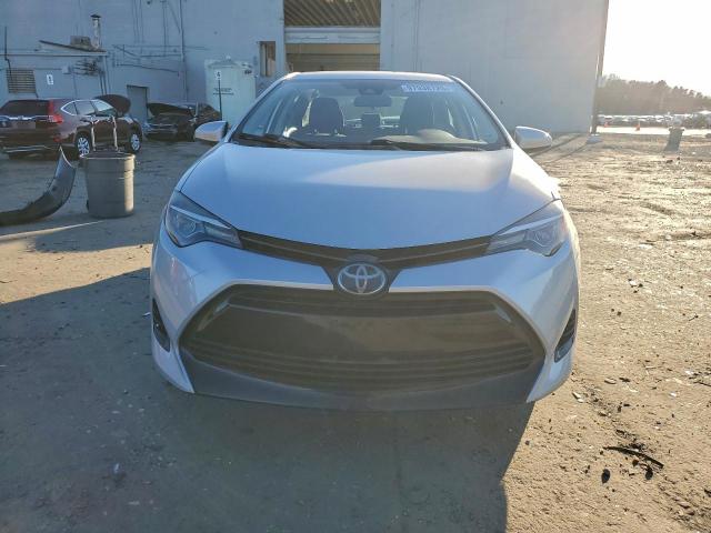 Toyota Corolla L Image 9