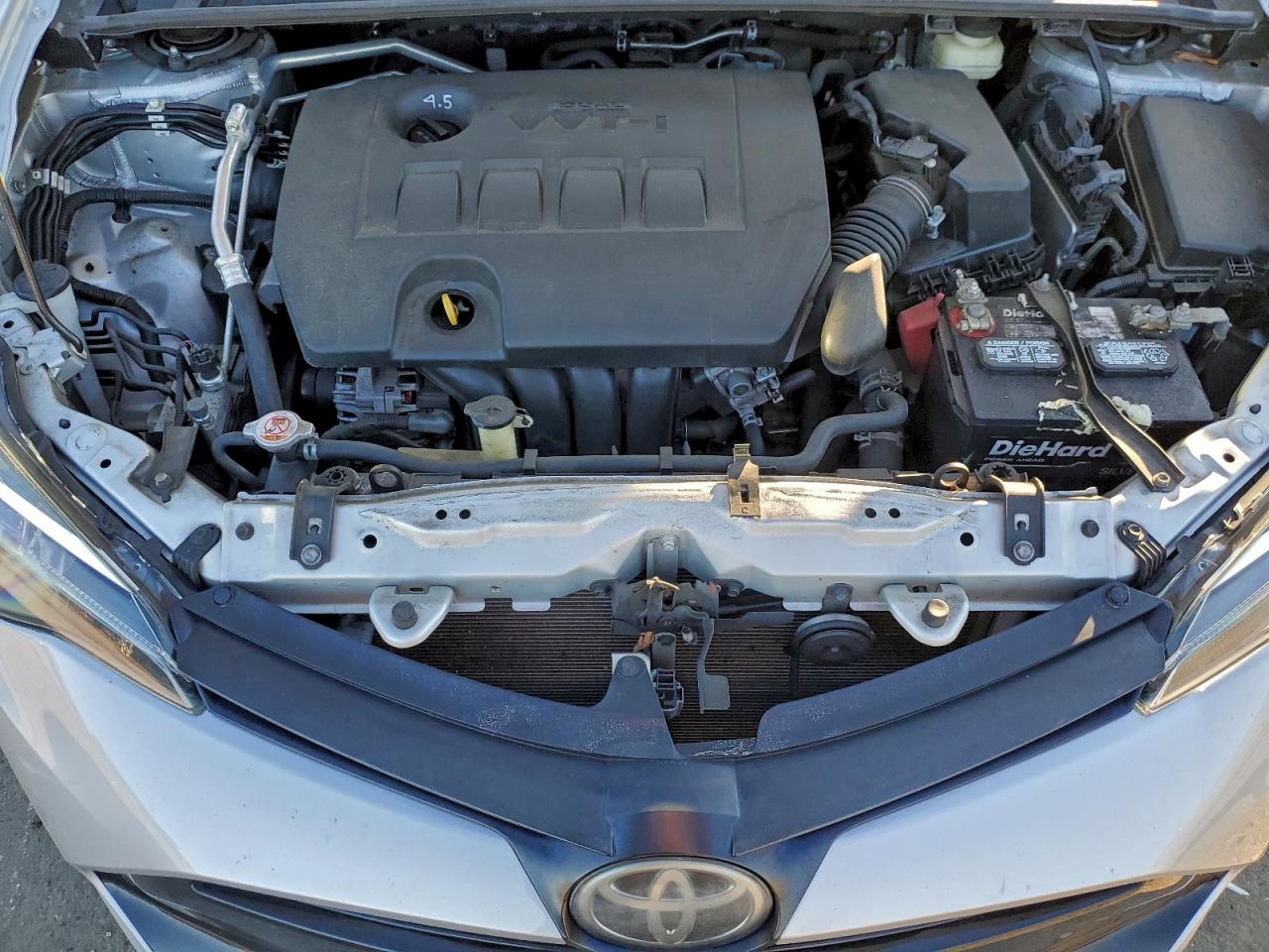 Toyota Corolla L Image 10