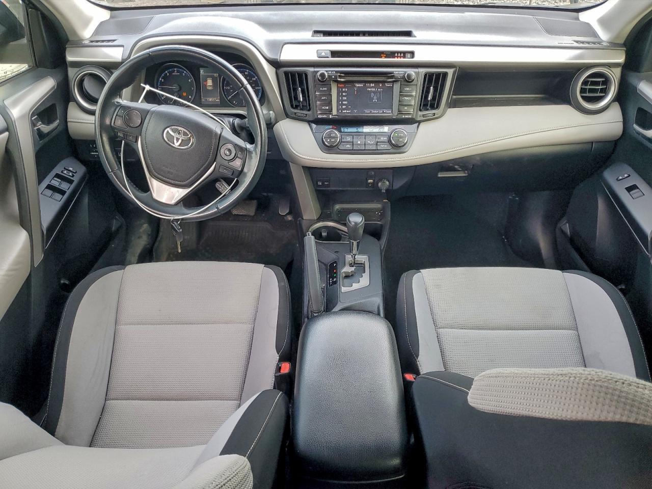 Toyota RAV4 Xle Image 4