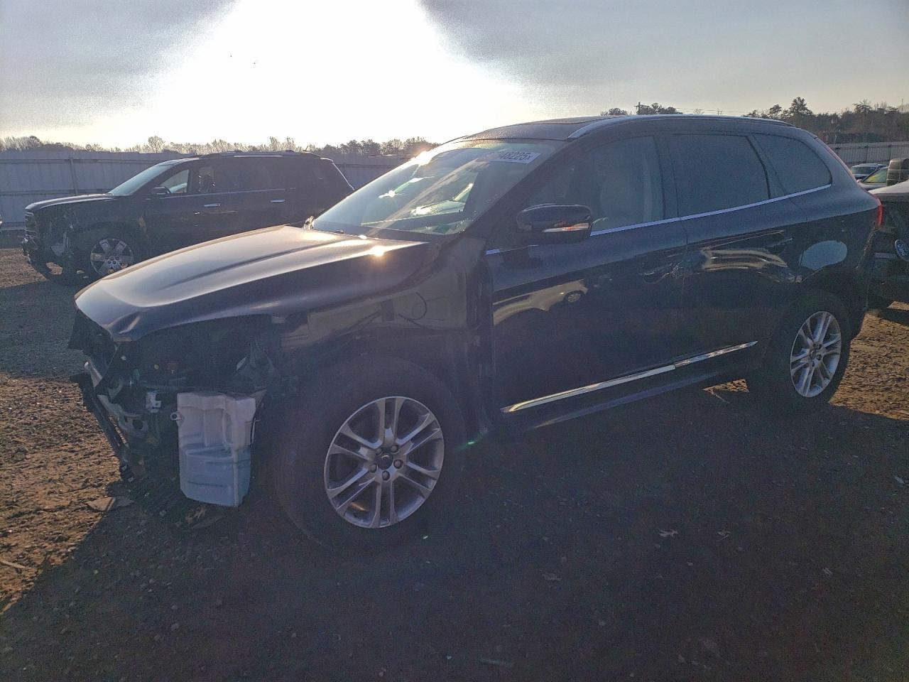 Volvo XC60 T5 Premier Image 1