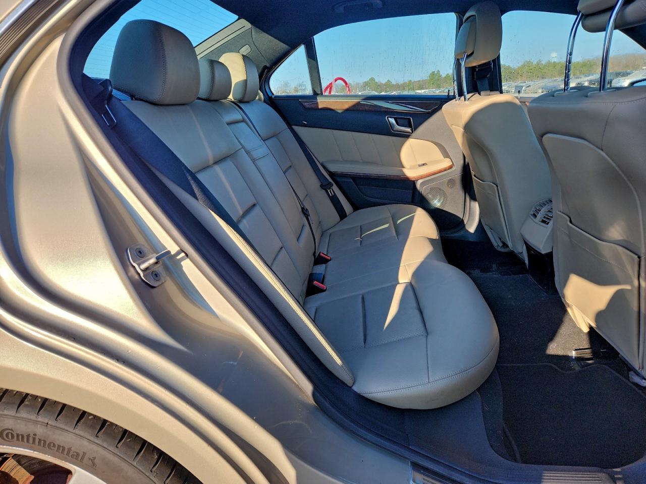 Mercedes-Benz E-Class 350 Image 6