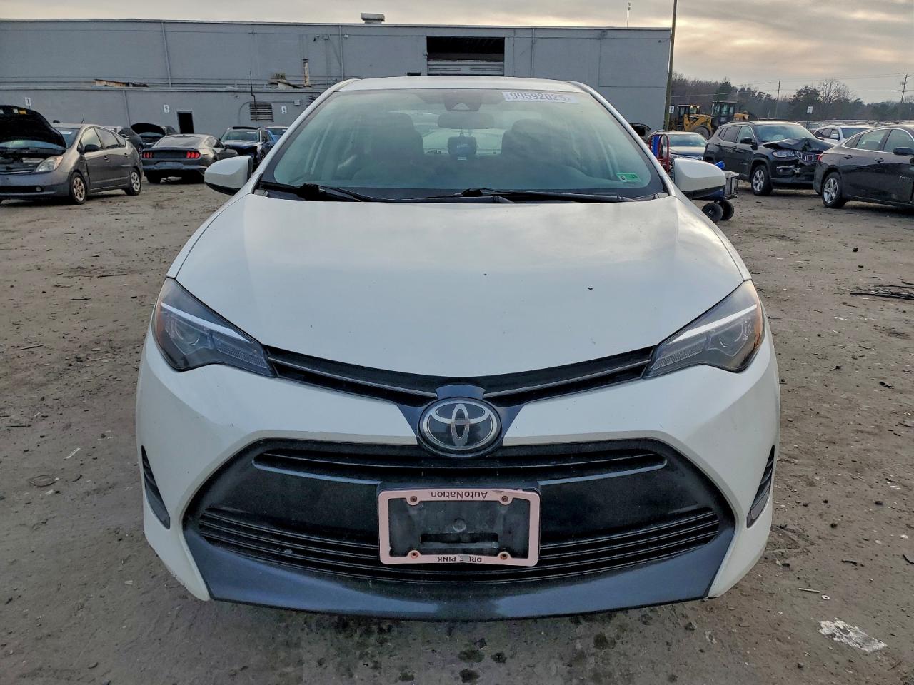 Toyota Corolla L Image 3