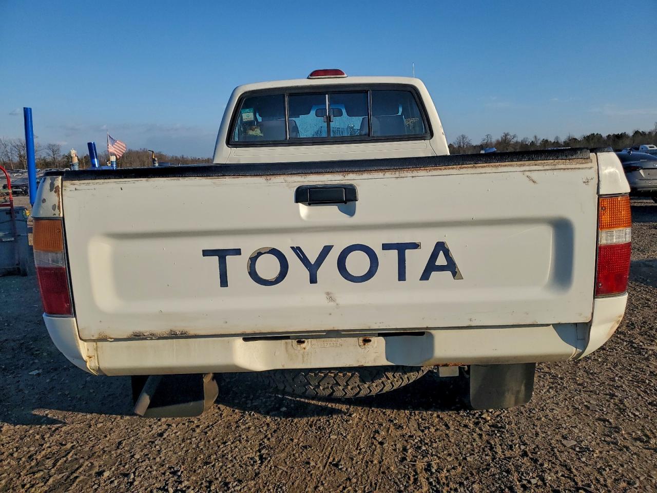 Toyota Pickup 1/2 Ton Short Wheelbase Dx Image 3
