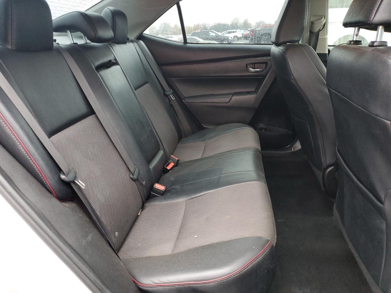 Toyota Corolla L Image 8