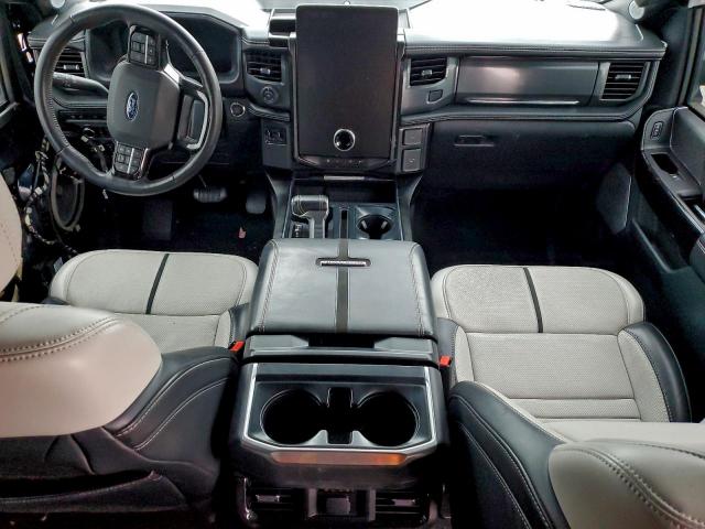 Ford F-150 Lightning Platinum Image 6