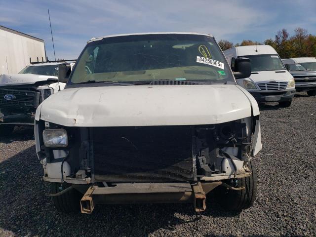 Chevrolet Express Image 5