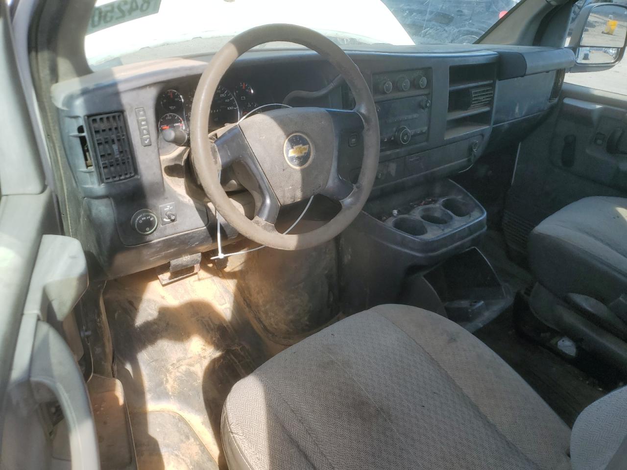 Chevrolet Express Image 10