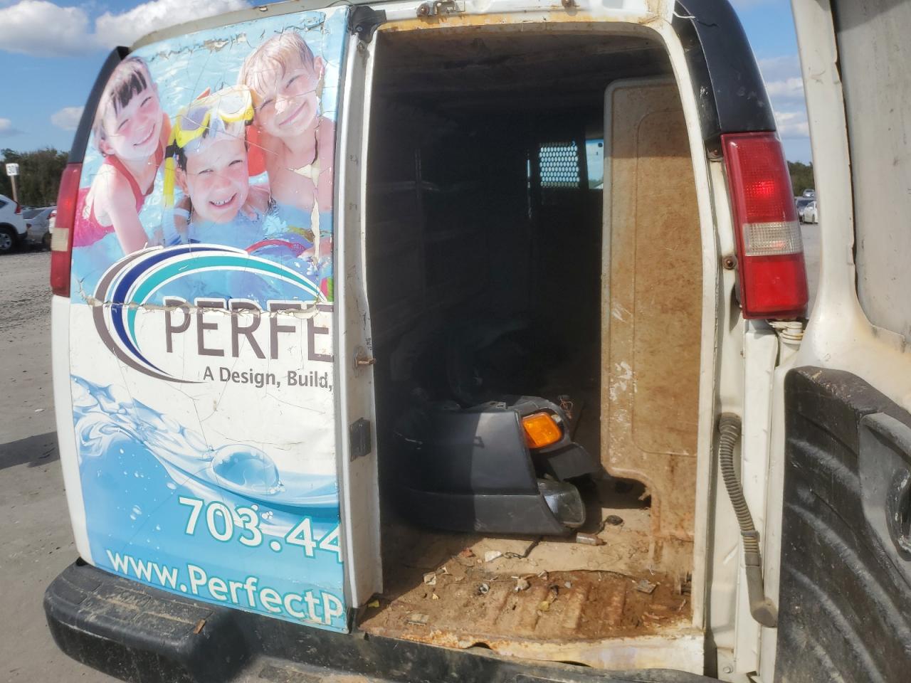 Chevrolet Express Image 9