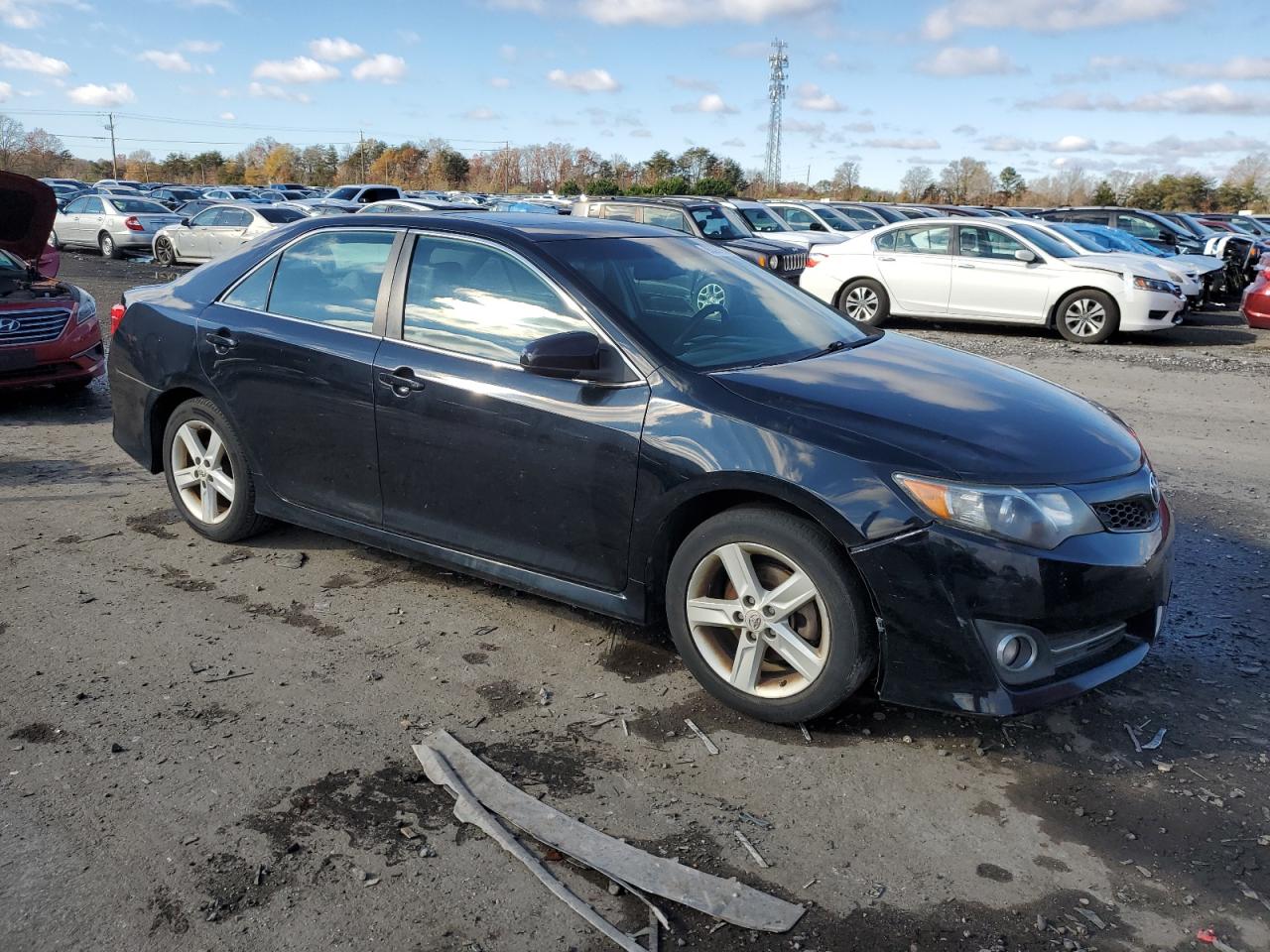 Toyota Camry Base Image 3