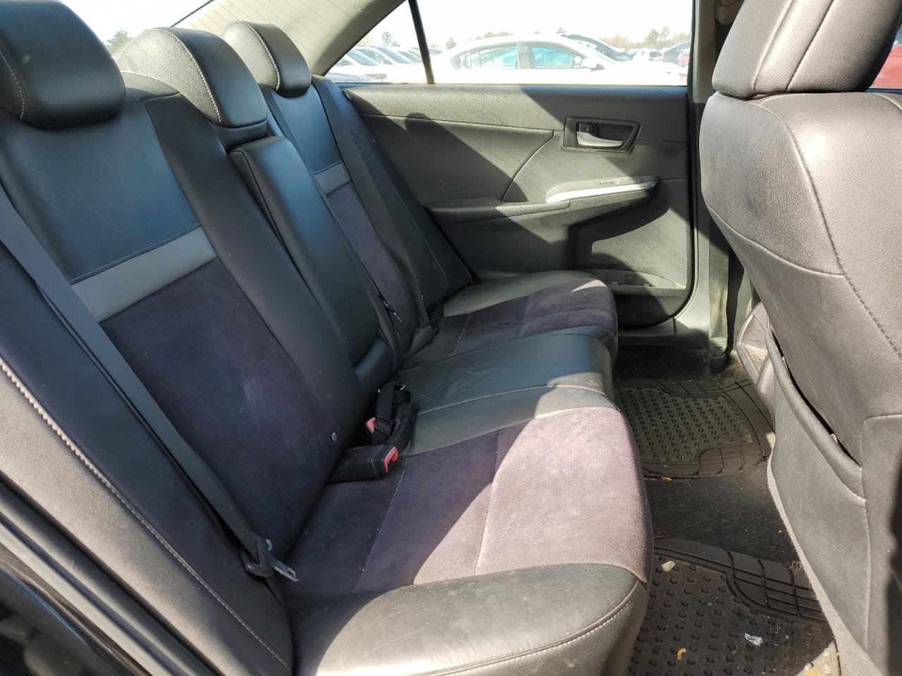 Toyota Camry Base Image 6