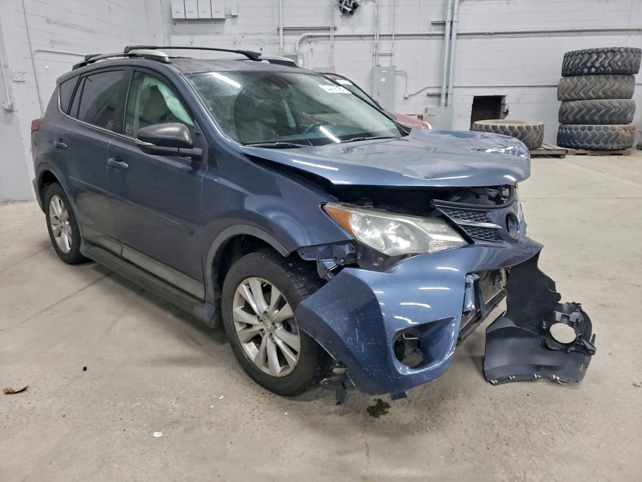 Toyota RAV4 Limited Image 4