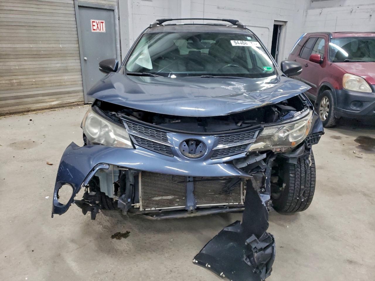 Toyota RAV4 Limited Image 3