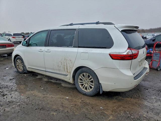 Toyota Sienna Xle Image 4