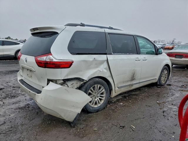 Toyota Sienna Xle Image 10