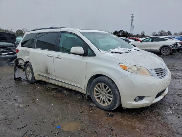 Toyota Sienna Xle Image 13