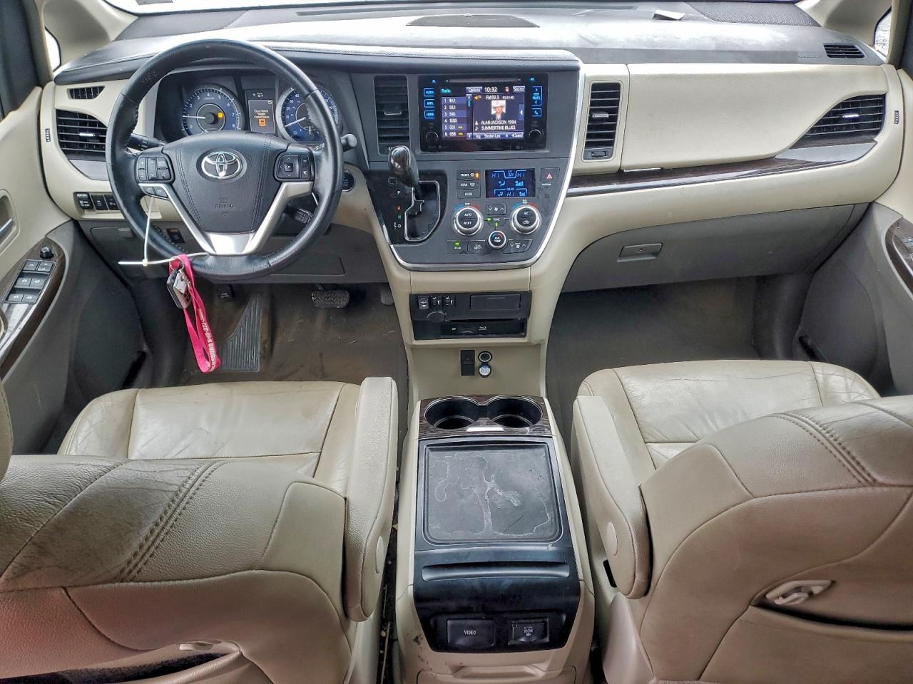 Toyota Sienna Xle Image 12