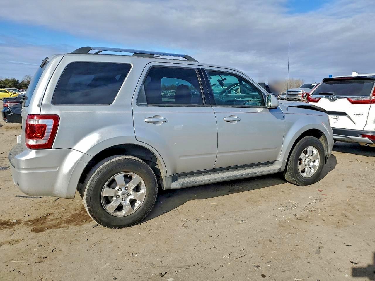 Ford Escape Limited Image 3