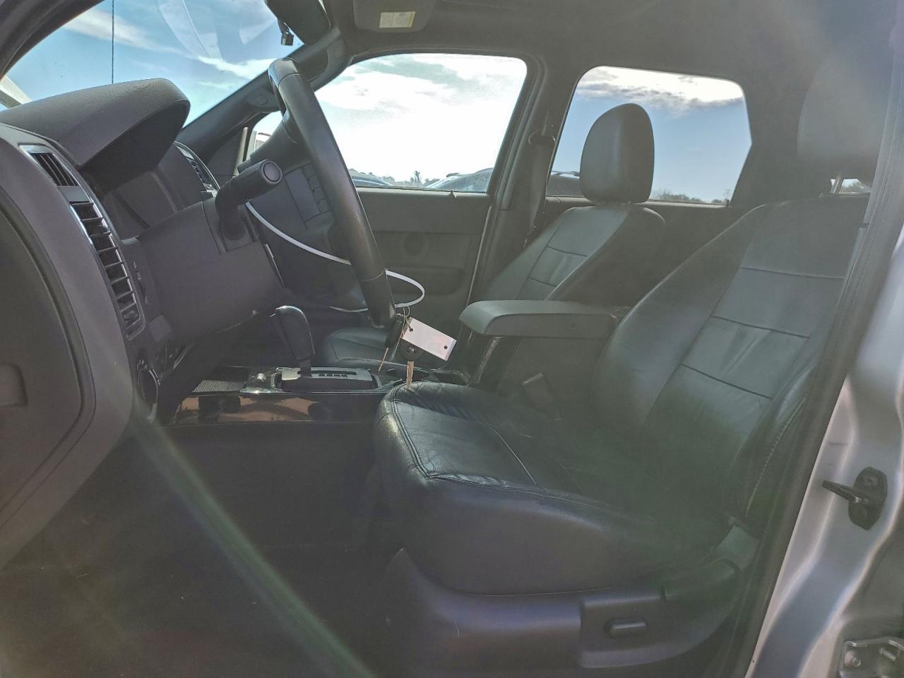 Ford Escape Limited Image 4