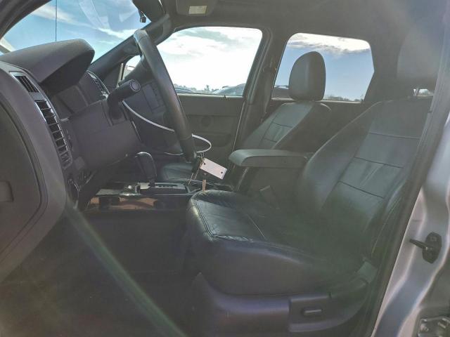 Ford Escape Limited Image 4