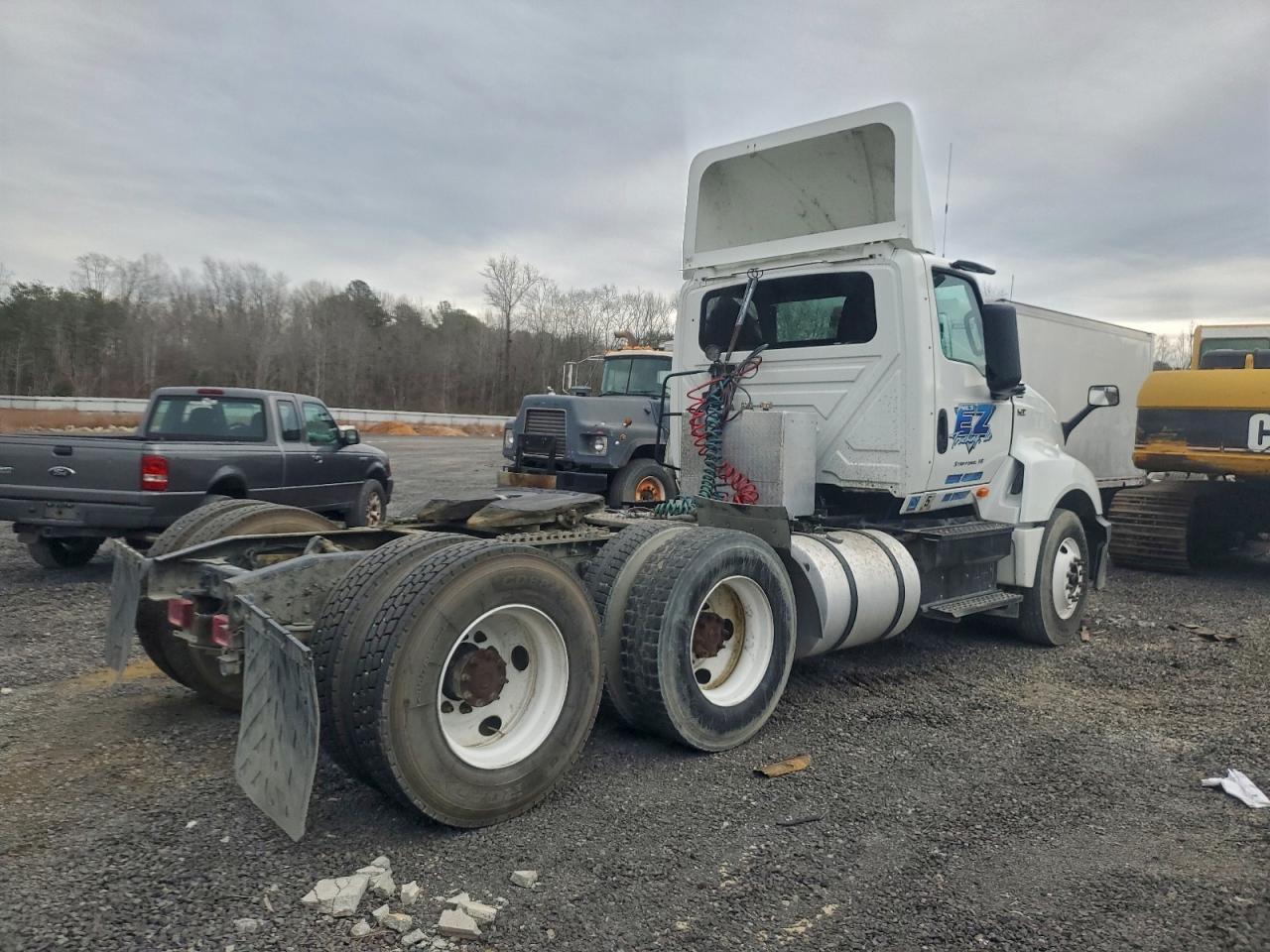 International Lt625 Image 9