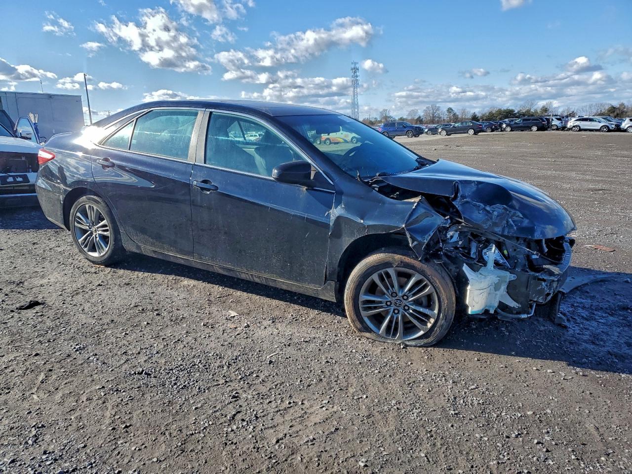 Toyota Camry Le Image 11