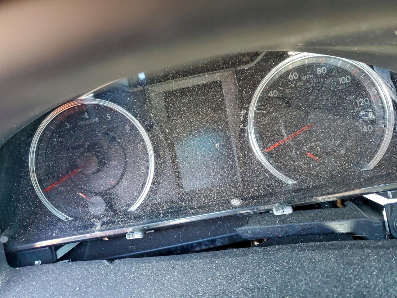 Toyota Camry Le Image 10