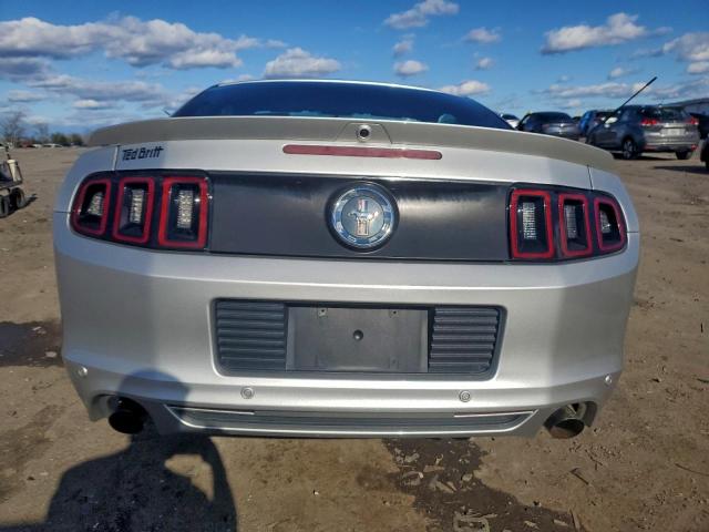 Ford Mustang Image 9
