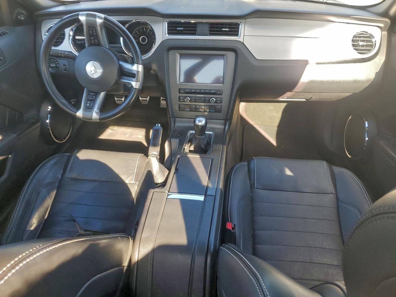 Ford Mustang Image 6