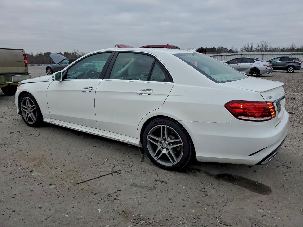 Mercedes-Benz E-Class 350 4matic Image 12