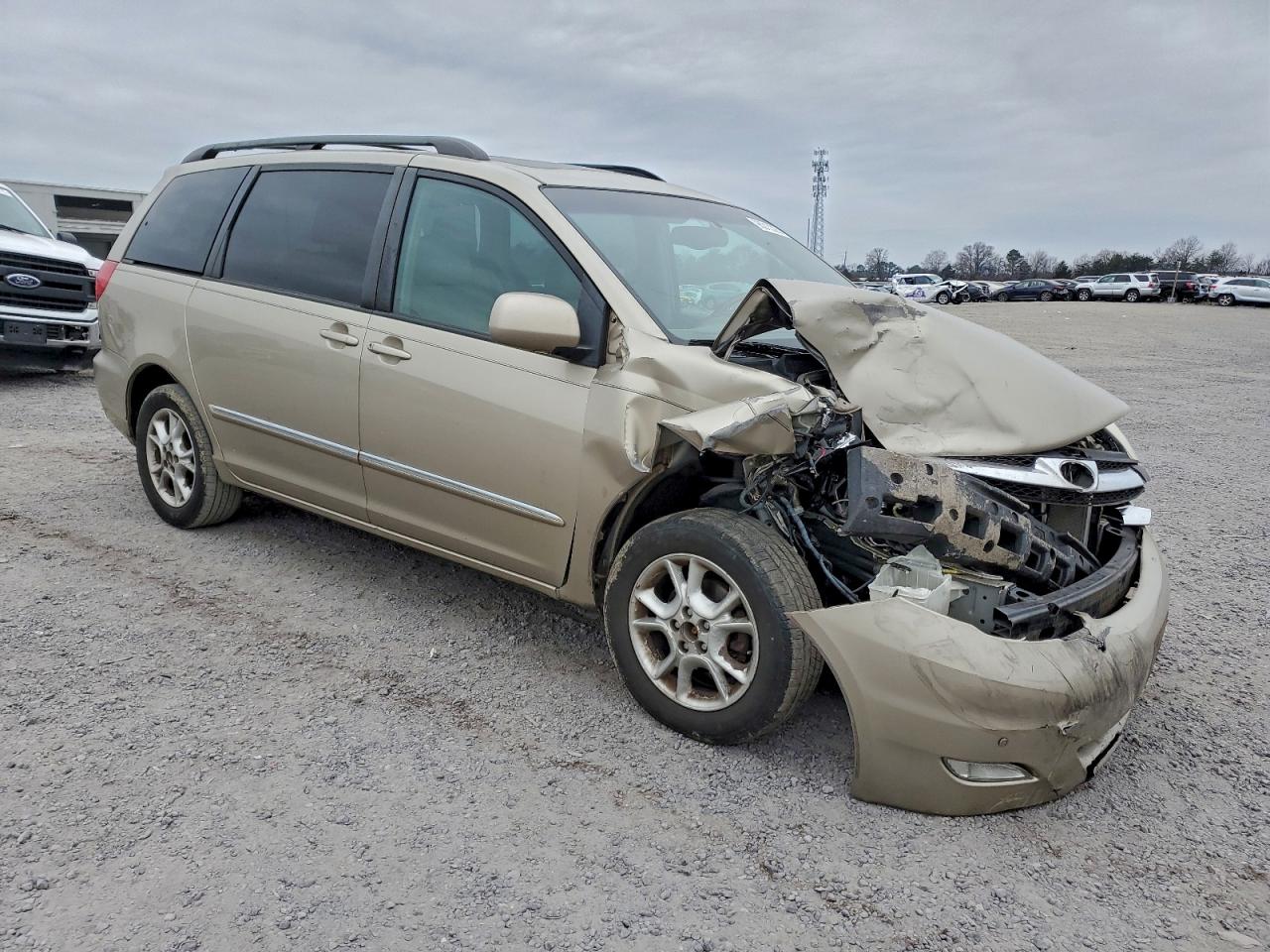 Toyota Sienna Xle Image 3