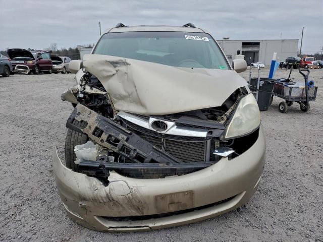 Toyota Sienna Xle Image 7