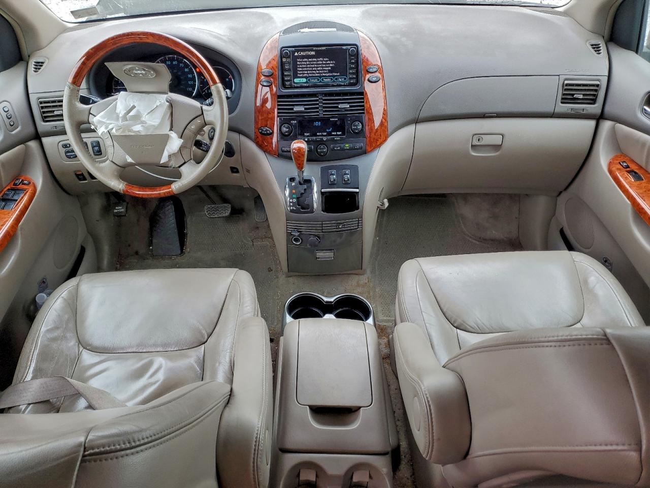 Toyota Sienna Xle Image 4