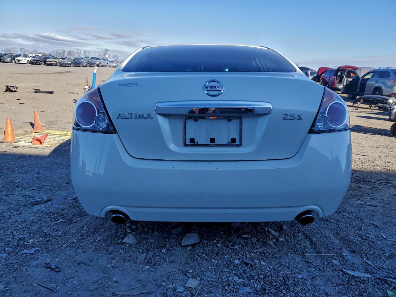 Nissan Altima Base Image 7
