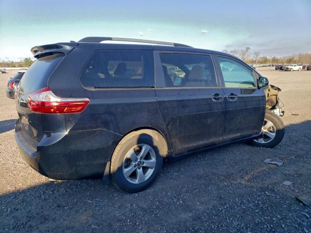 Toyota Sienna Le Image 6