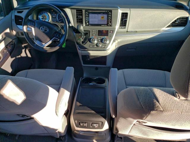 Toyota Sienna Le Image 8