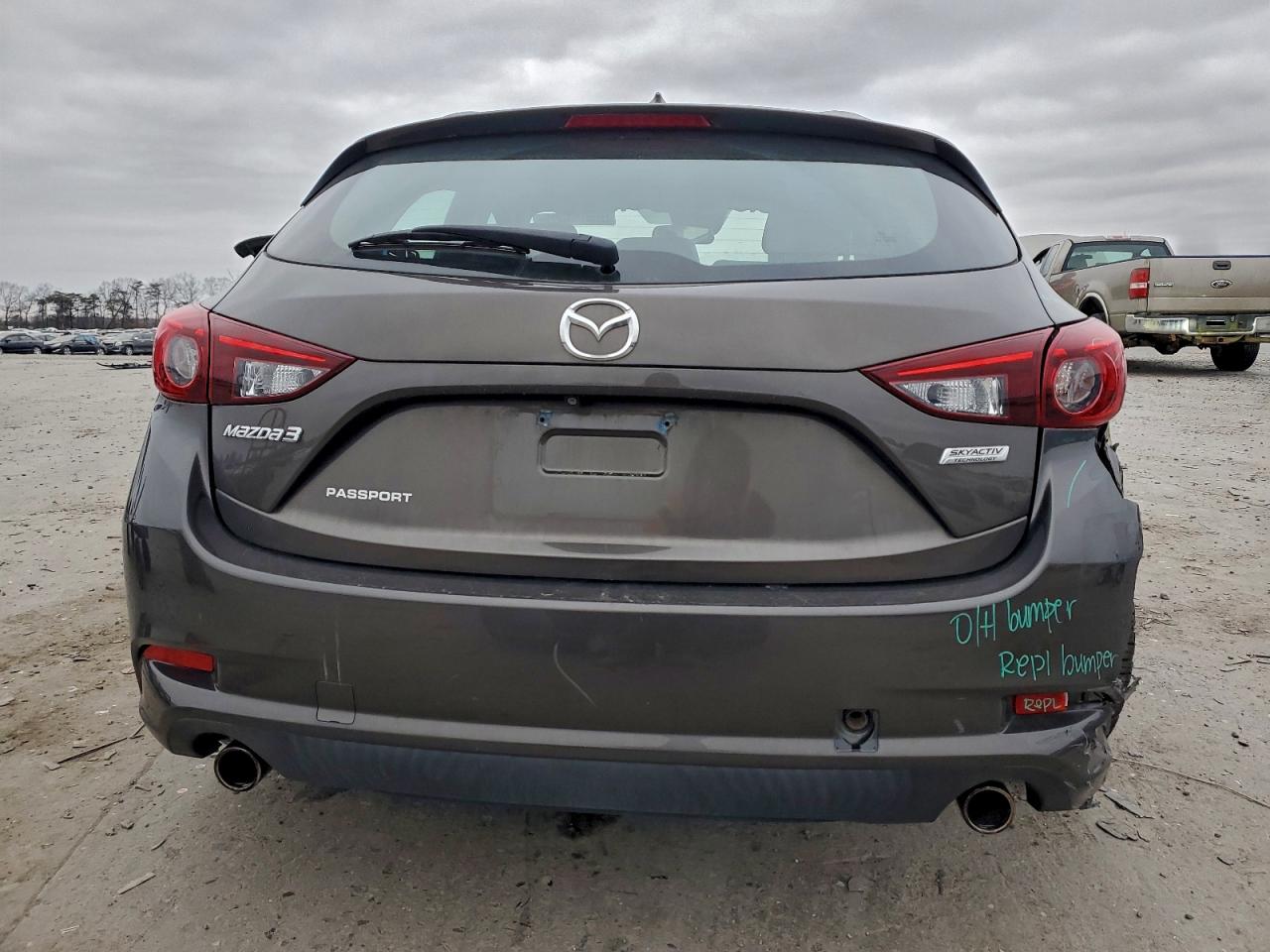 Mazda 3 Touring Image 4