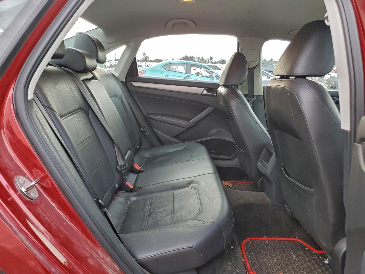 Volkswagen Passat S Image 10