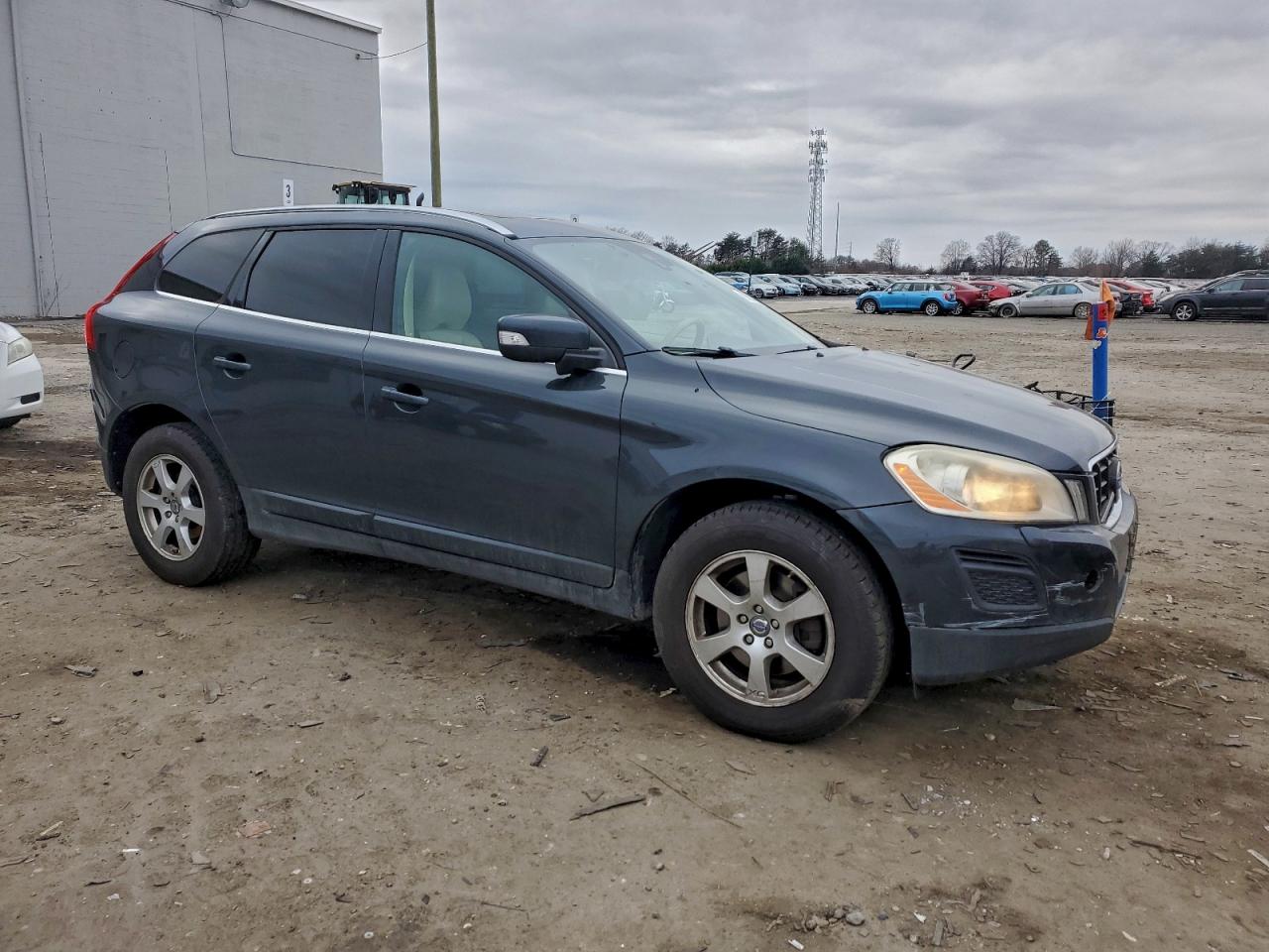 Volvo XC60 3.2 Image 2