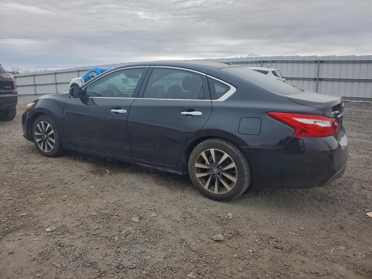 Nissan Altima 2.5 Image 2