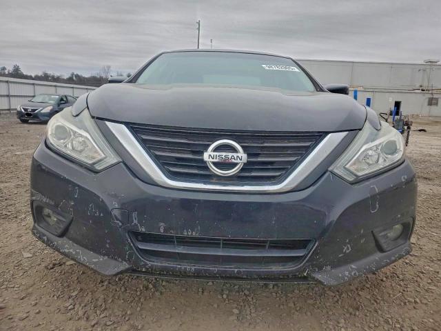 Nissan Altima 2.5 Image 11