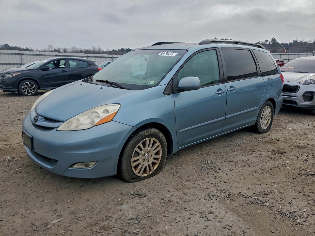 Toyota Sienna Xle Image 1
